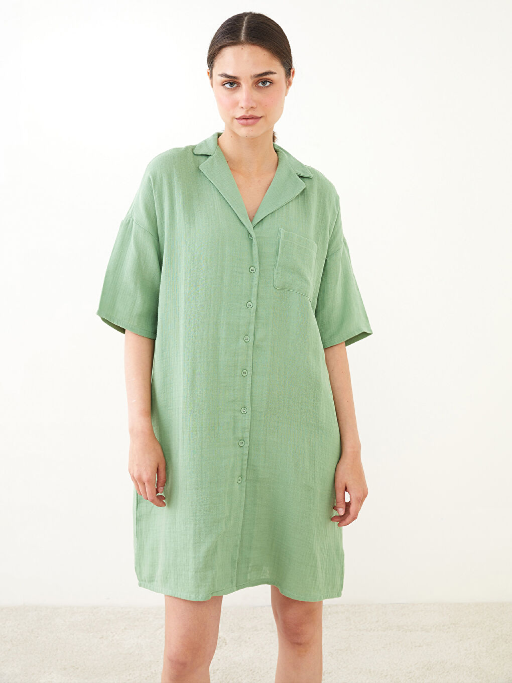 Yeşil Gömlek Yaka Düz Kısa Kollu Pamuklu Kadın Gecelik-2