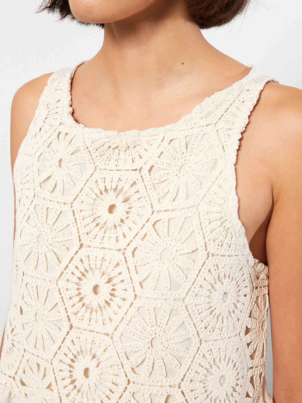 Bej Bisiklet Yaka Nakışlı Kadın Kroşe Bluz-3