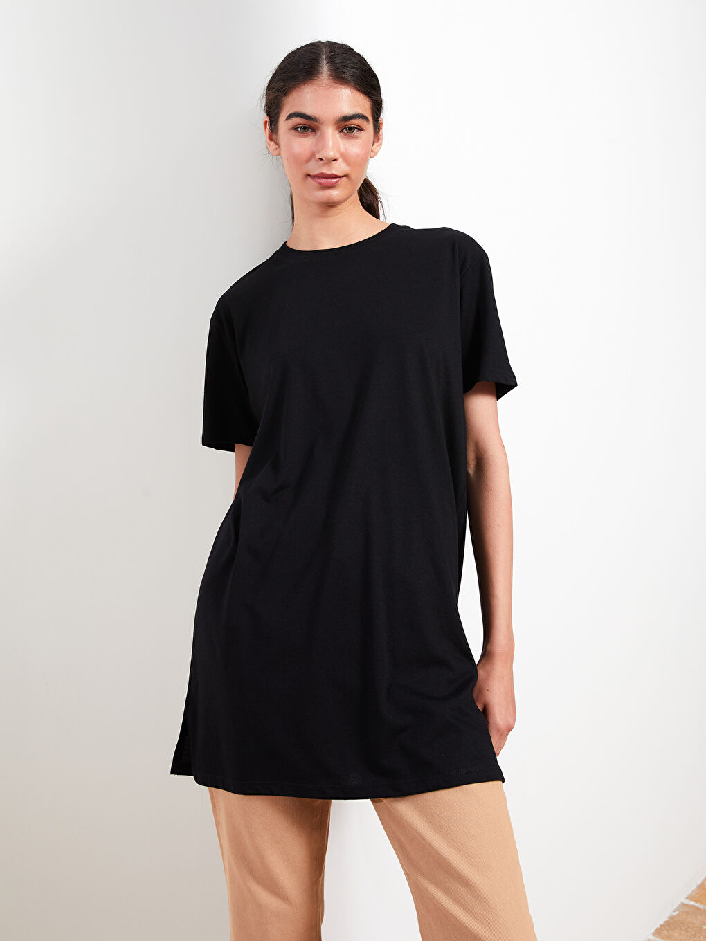 Siyah Bisiklet Yaka Düz Kısa Kollu Kadın Tunik-2