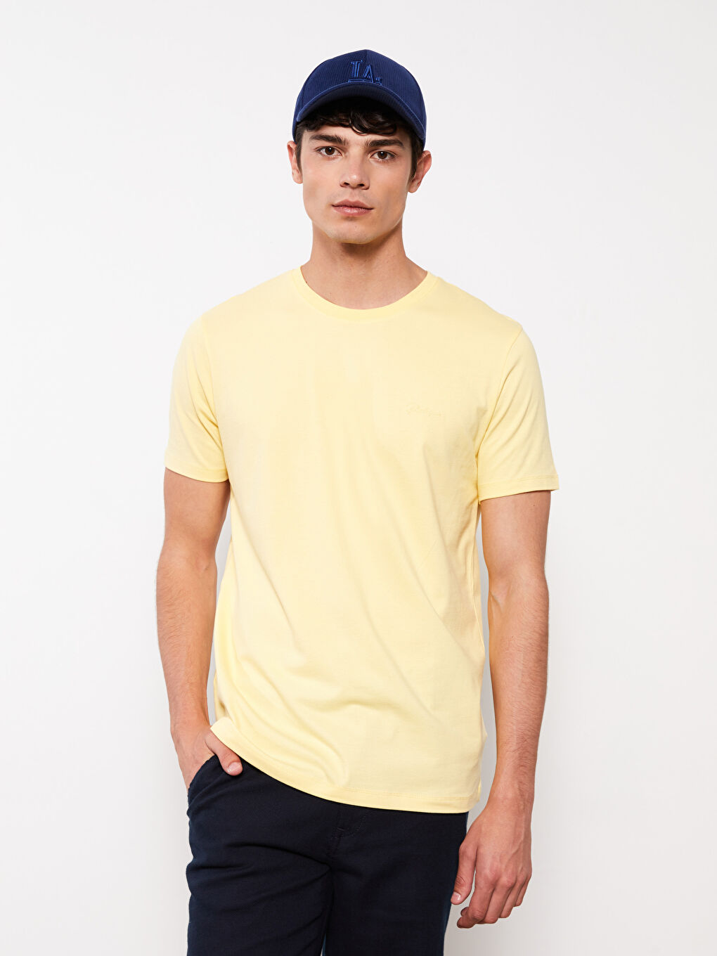 Sarı Bisiklet Yaka Kısa Kollu Nakışlı Penye Erkek Tişört-1