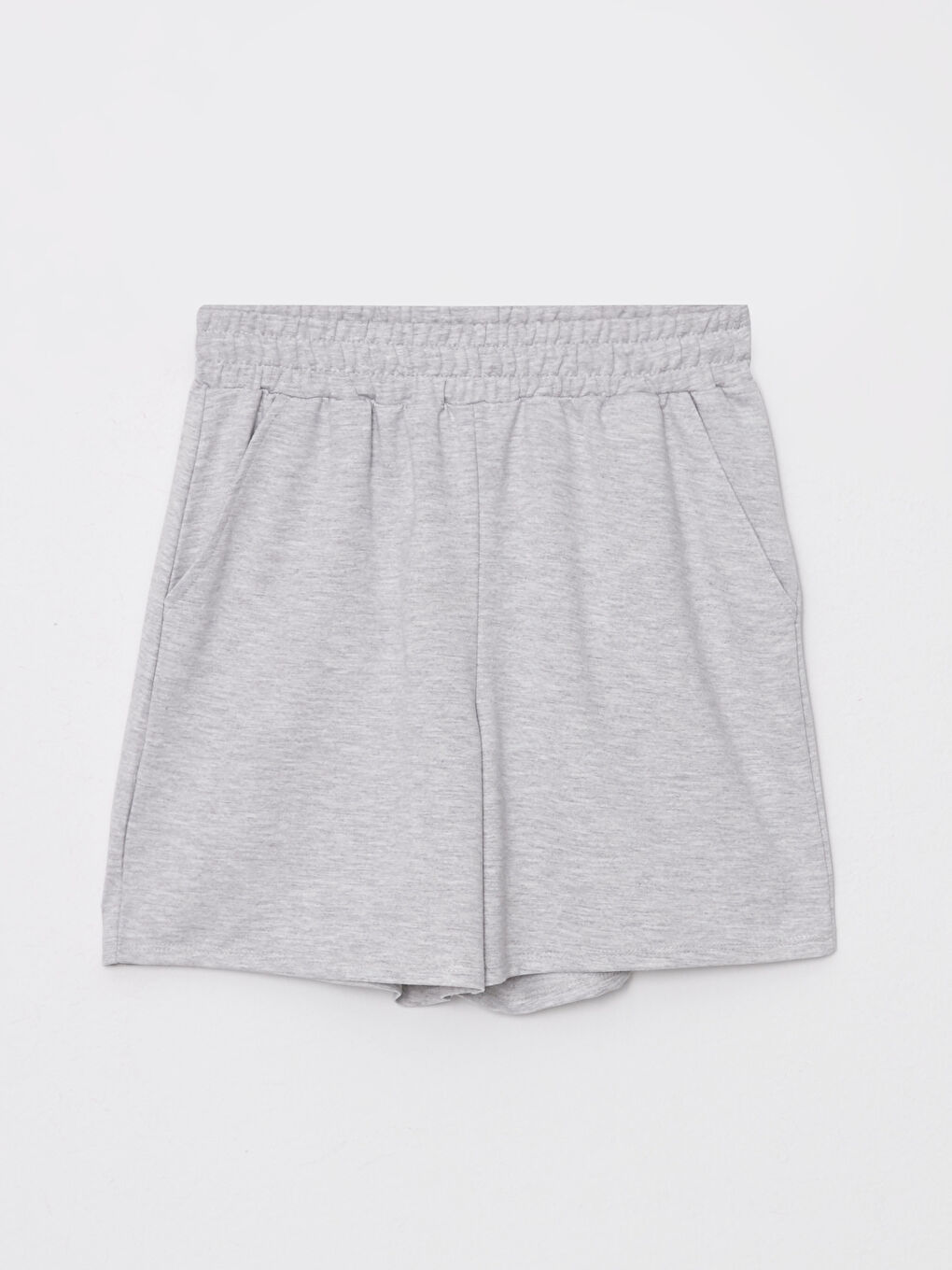 Gri Beli Lastikli Düz Cep Detaylı Kadın Şort-5