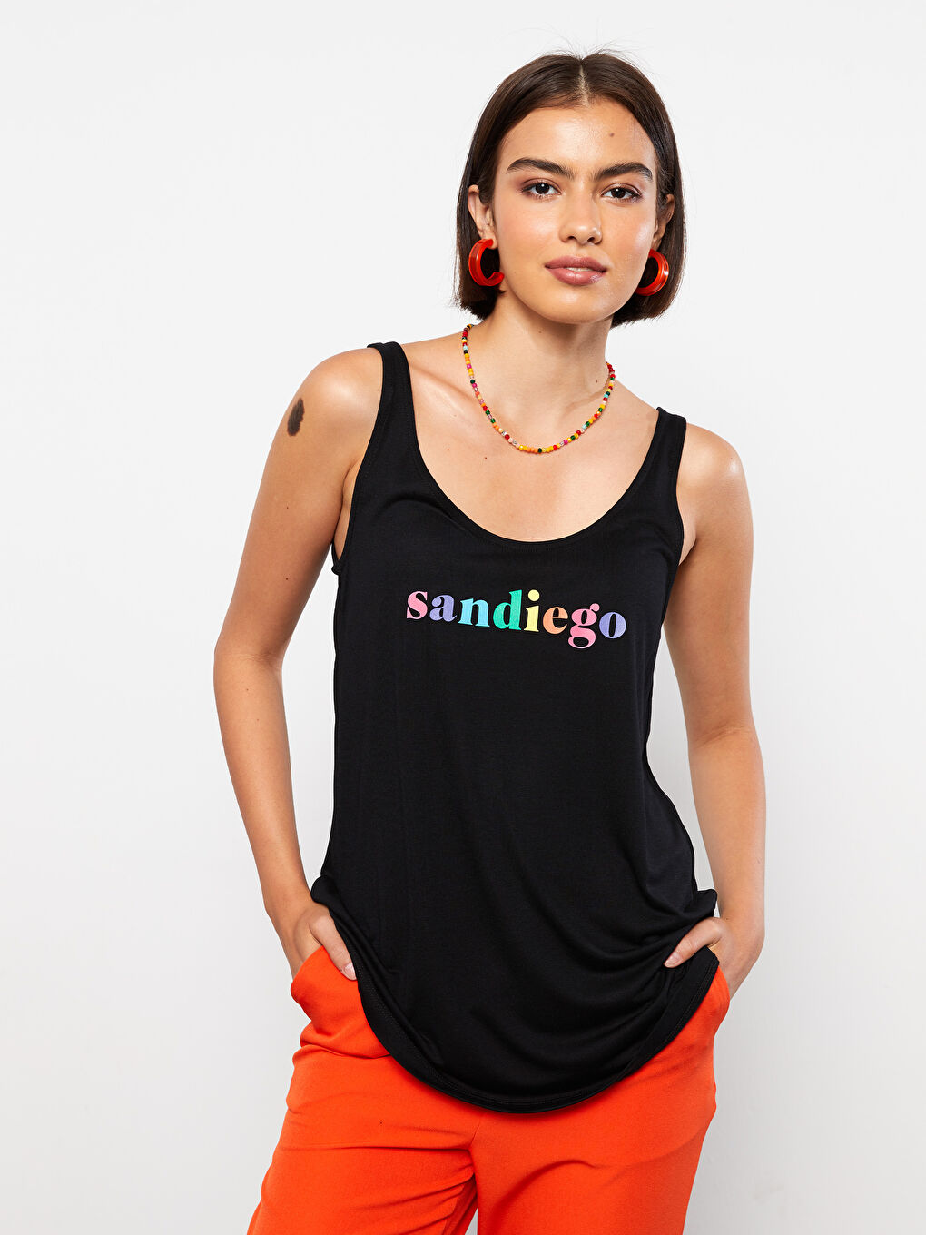 Siyah U Yaka Baskılı Viskon Kadın Atlet-1