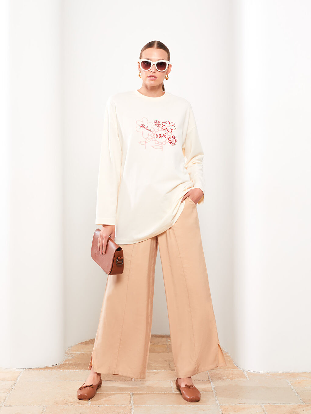 Bej Kadın Beli Lastikli Rahat Kalıp Düz Pantolon-1