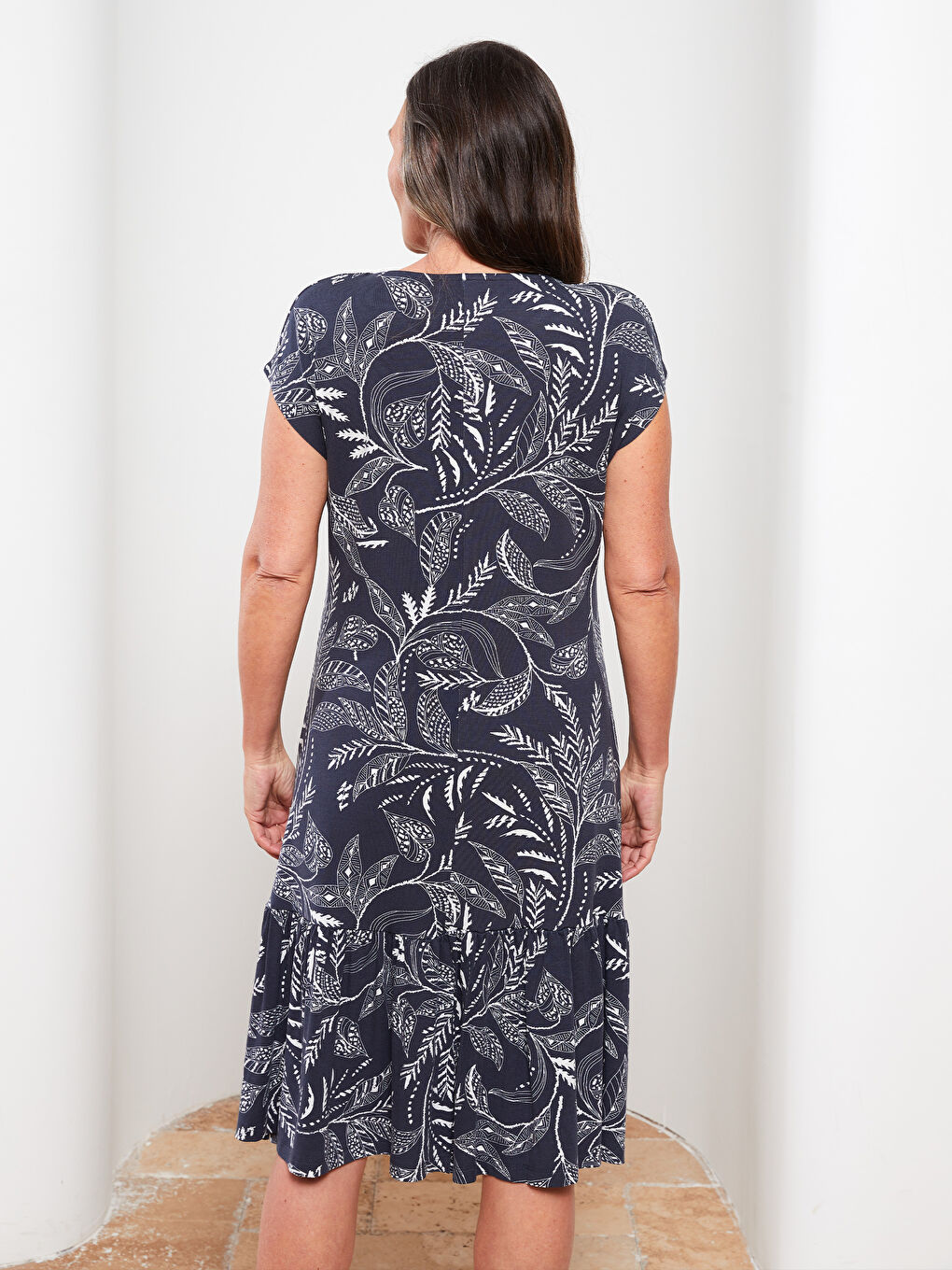 Siyah Bisiklet Yaka Desenli Kısa Kollu Kadın Elbise-3