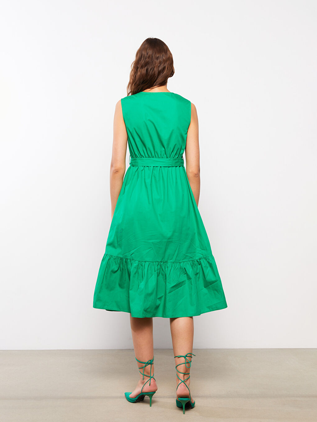 Yeşil V Yaka Düz Kolsuz Poplin Kadın Elbise-3