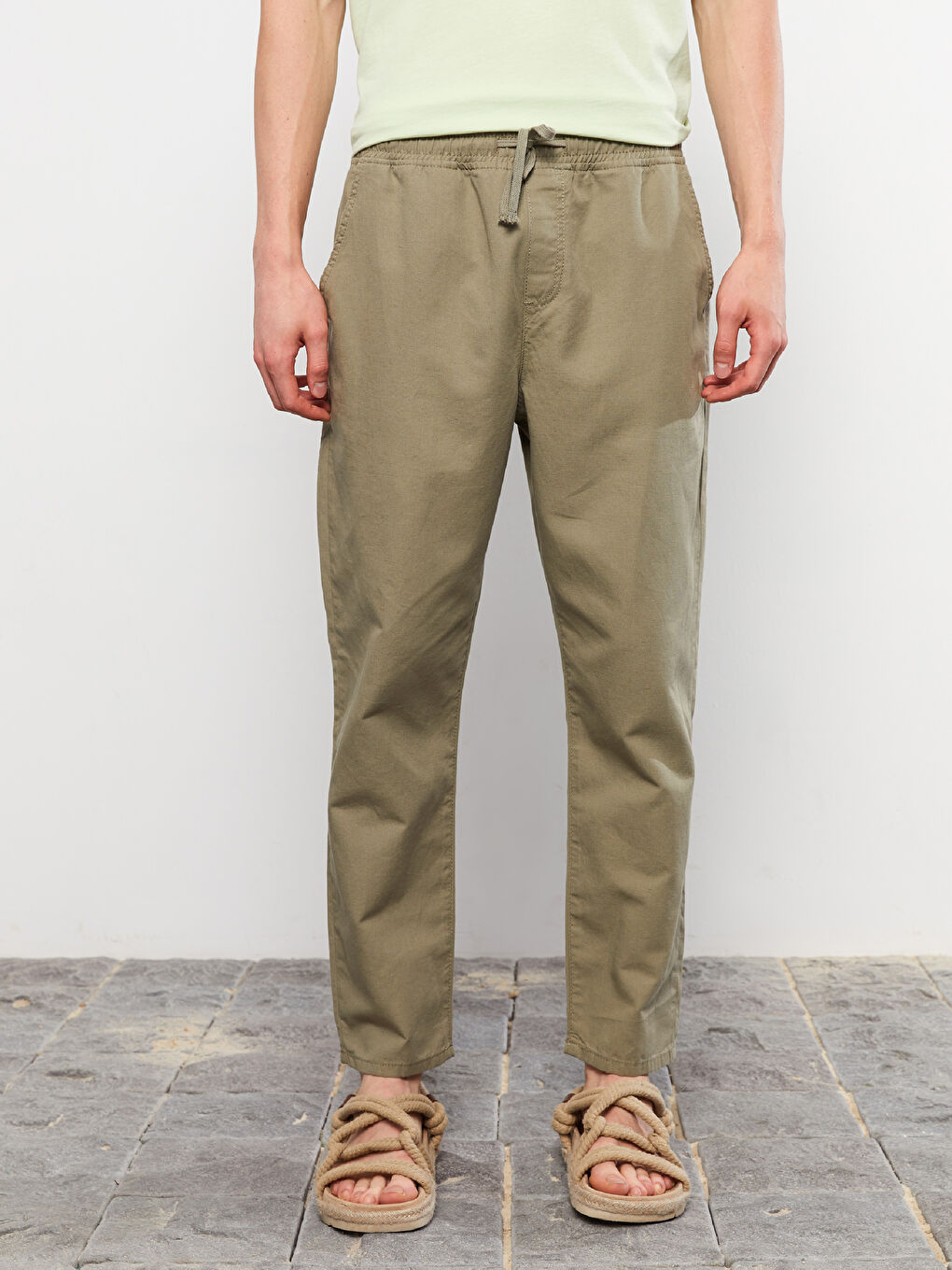 Haki Standart Kalıp Beli Bağlama Detaylı Erkek Pantolon-3