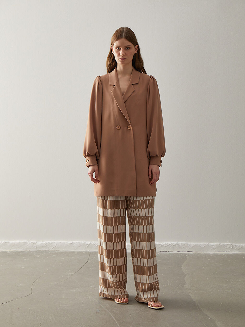 Kahverengi Standart Fit Desenli Kadın Pantolon