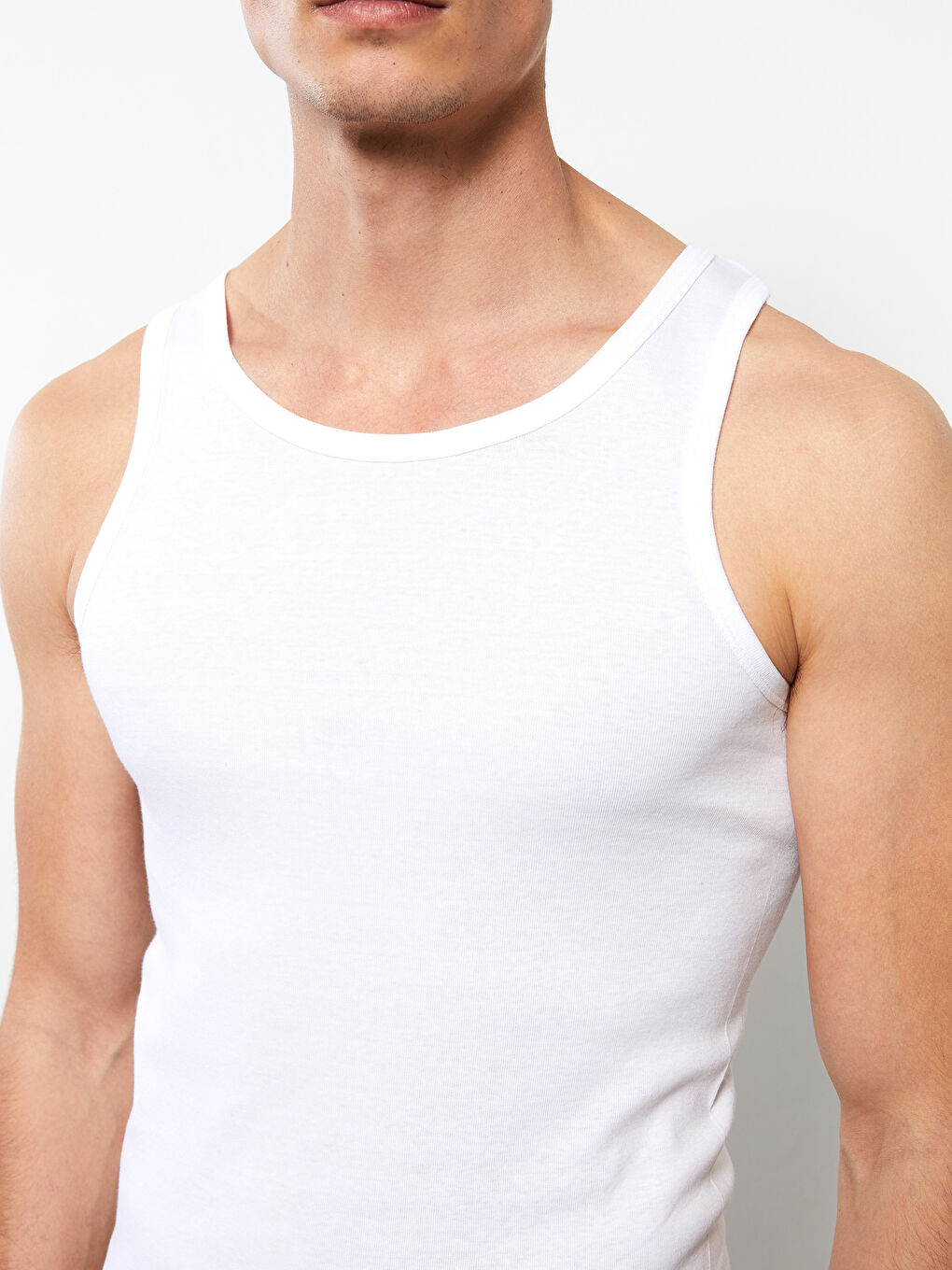 Beyaz Bisiklet Yaka Kolsuz Pamuklu Erkek Atlet-3