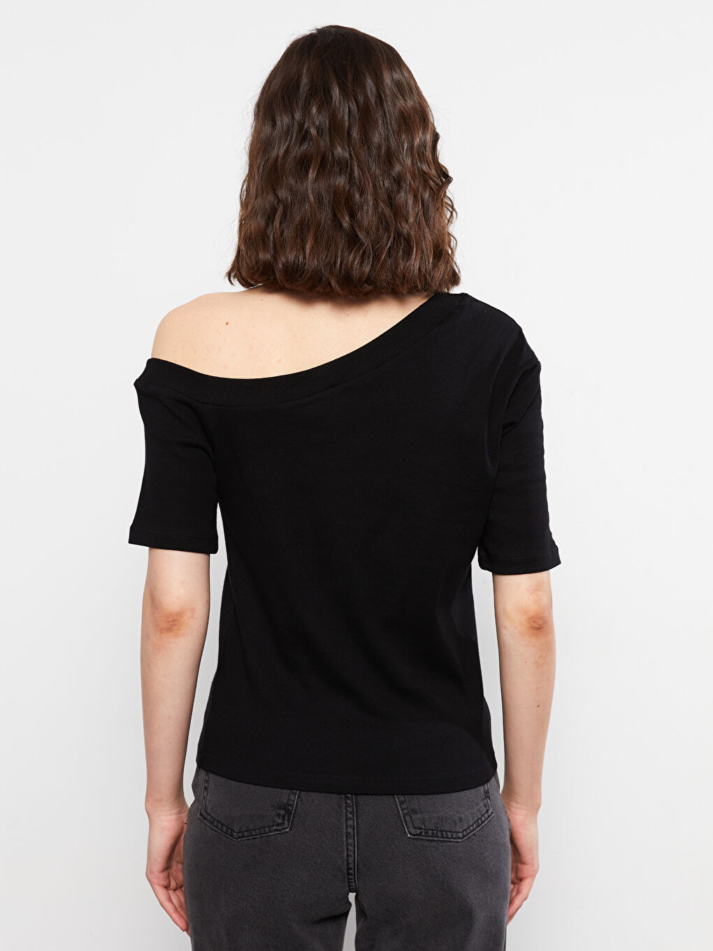 One Shoulder Straight Short Sleeve Cotton Women's T-Shirt-4
