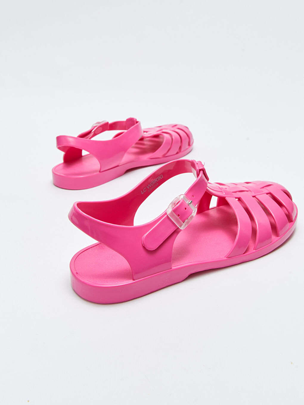 Fuşya Önü Kapalı Toka Detaylı Kadın Plaj Sandaleti-4