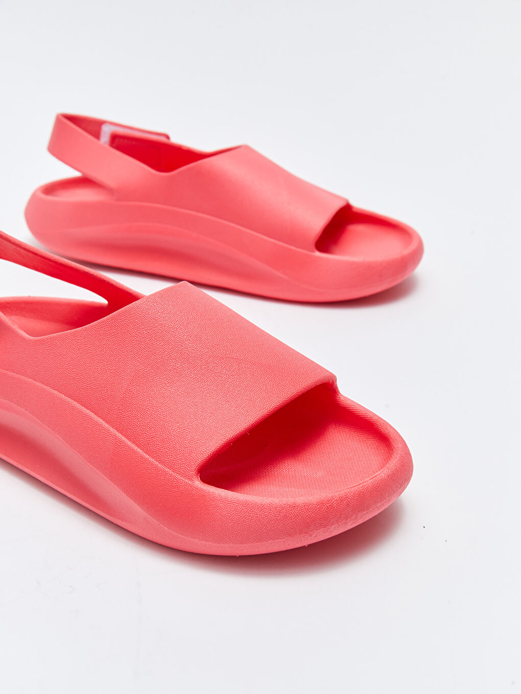 Fuşya Tek Bantlı Cırt Cırtlı Kadın Plaj Sandaleti-2