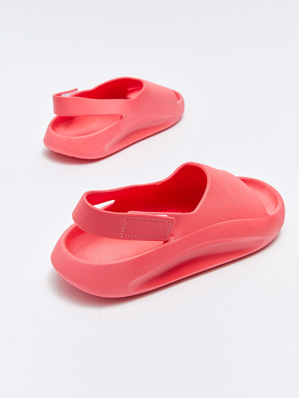 Fuşya Tek Bantlı Cırt Cırtlı Kadın Plaj Sandaleti-4