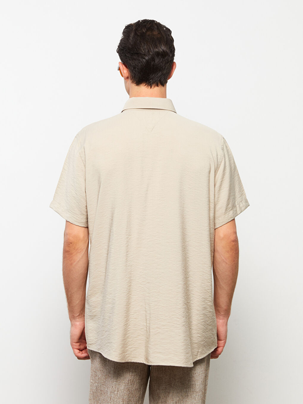 قميص رجالي بكم قصير بقصة عادية-4