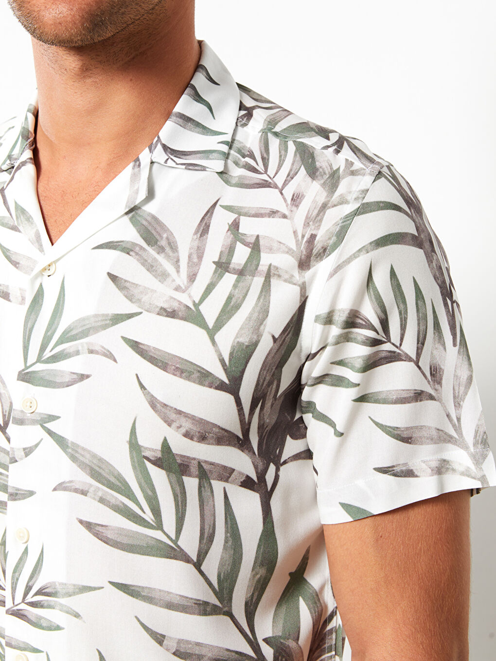 Yeşil Regular Fit Kısa Kollu Desenli Viskon Erkek Gömlek-3