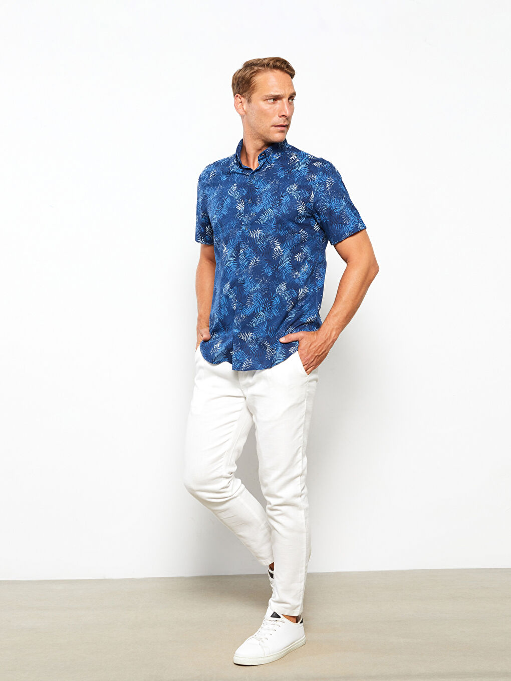 Chemise en Popeline à Motifs à Manches Courtes pour Hommes Coupe Régulière-1