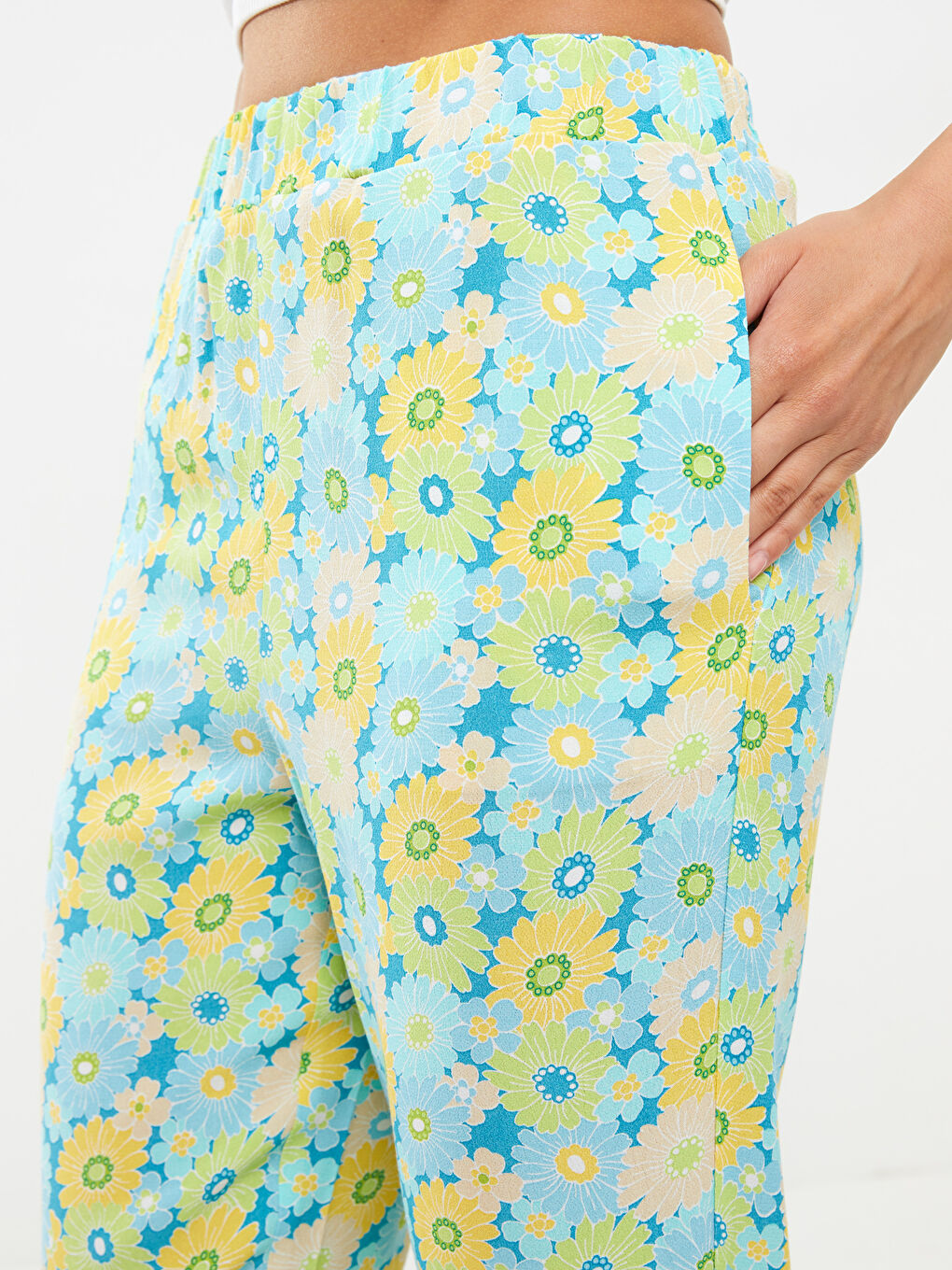 Yeşil Beli Lastikli Çiçekli Viskon Kadın Pantolon-2