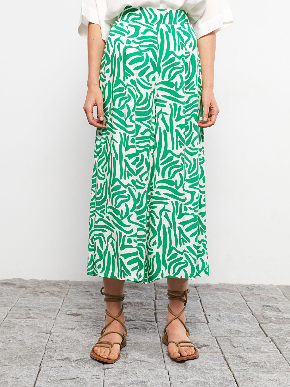 Yeşil Beli Lastikli Rahat Kalıp Desenli Viskon Kadın Kapri-3