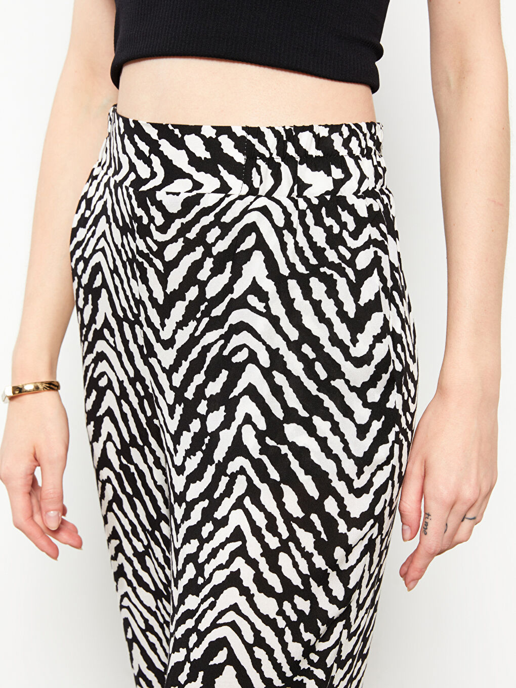 بنطلون نسائي مريح بخصر مطاطي ومطبوع من الفسكوز-3