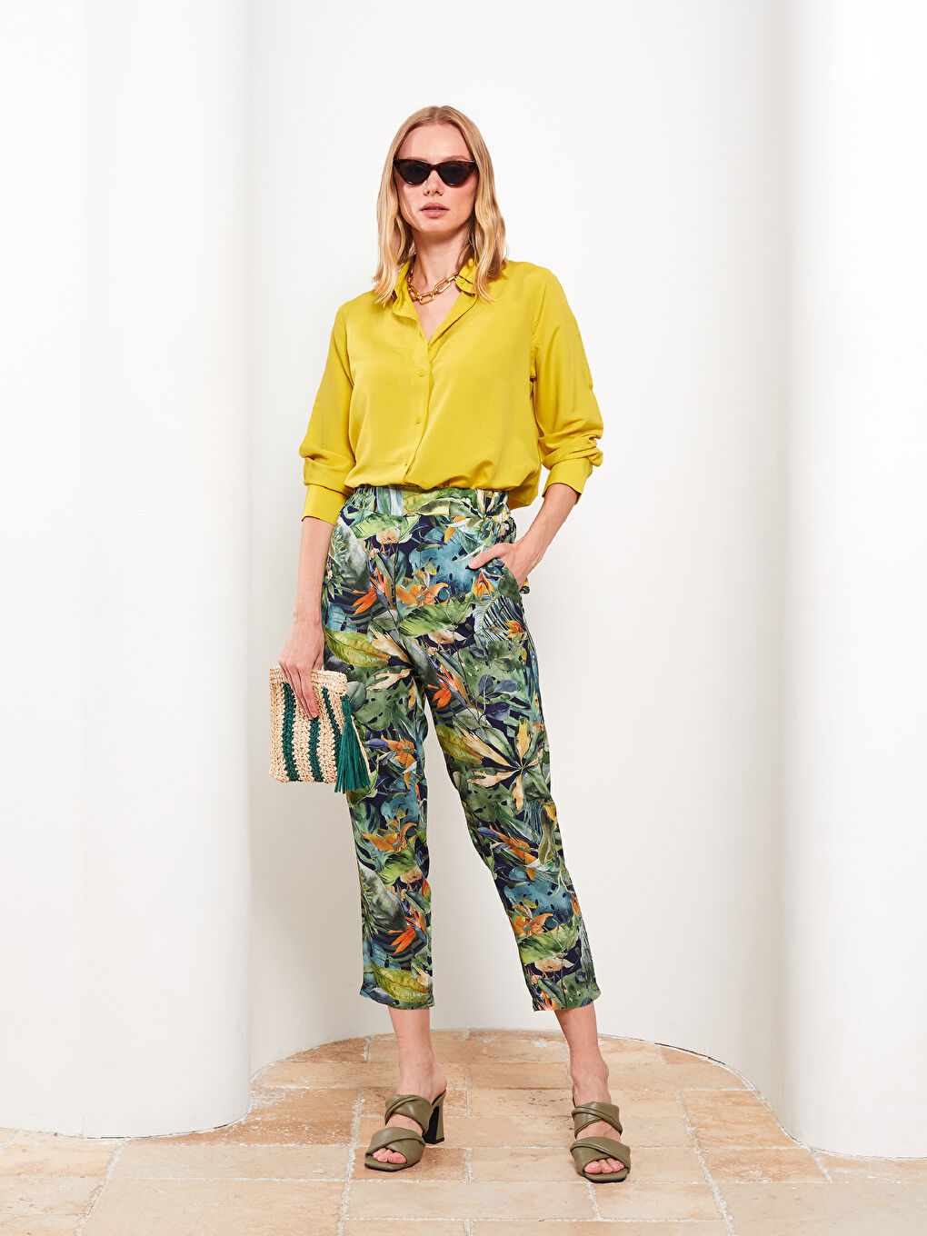 Lacivert Beli Lastikli Rahat Kalıp Desenli Viskon Kadın Pantolon-1