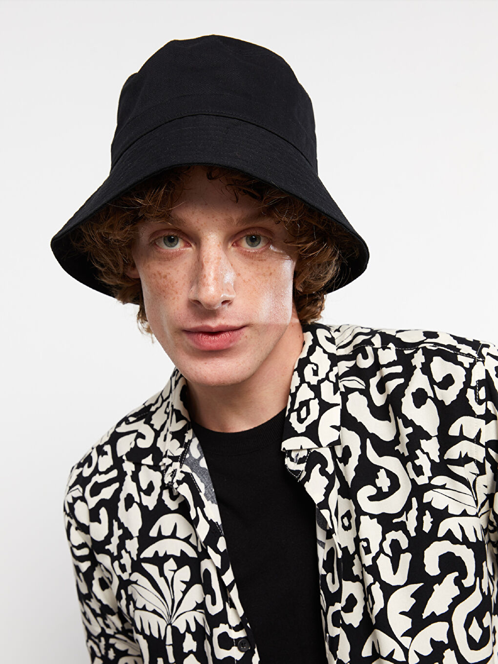 Bej Regular Fit Kısa Kollu Desenli Viskon Erkek Gömlek-1