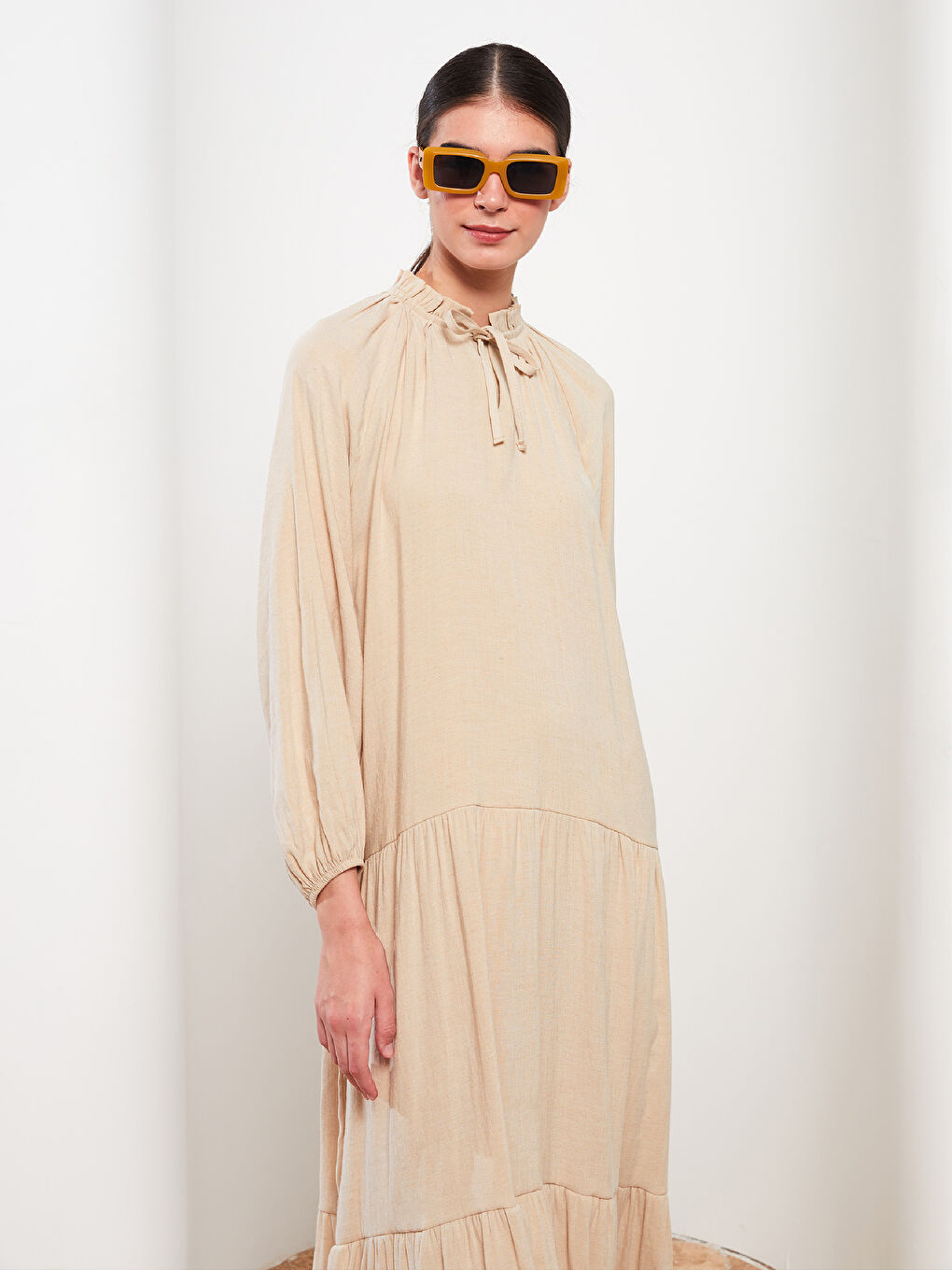 Bej Bağlamalı Yaka Kadın Elbise-1