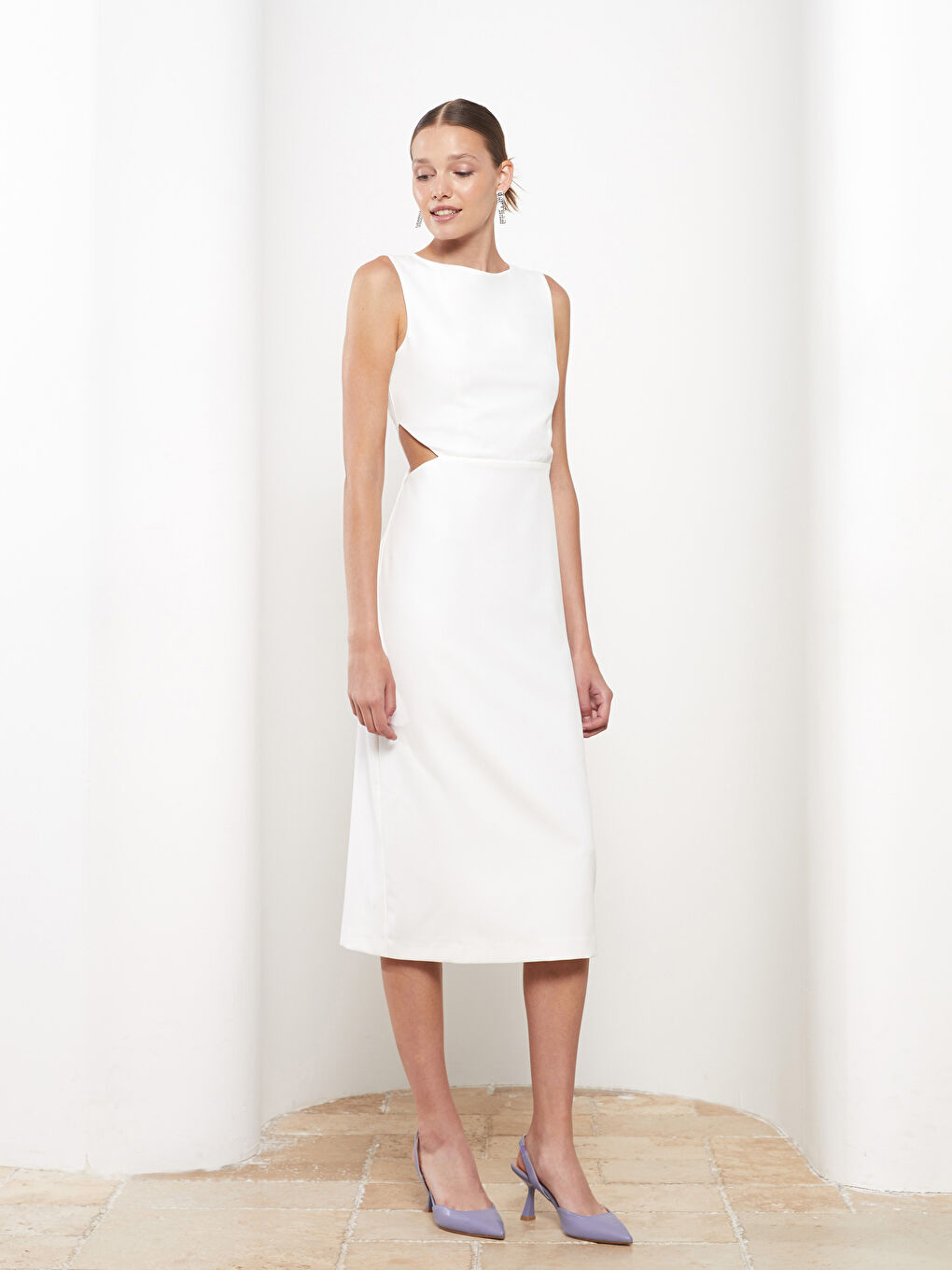 Robe Femme Sans Manches à Col Rond et Coupe Droite