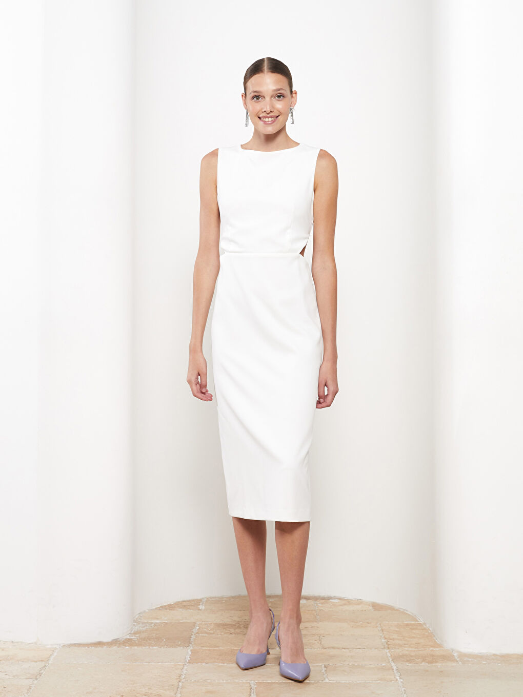 Robe Femme Sans Manches à Col Rond et Coupe Droite-1