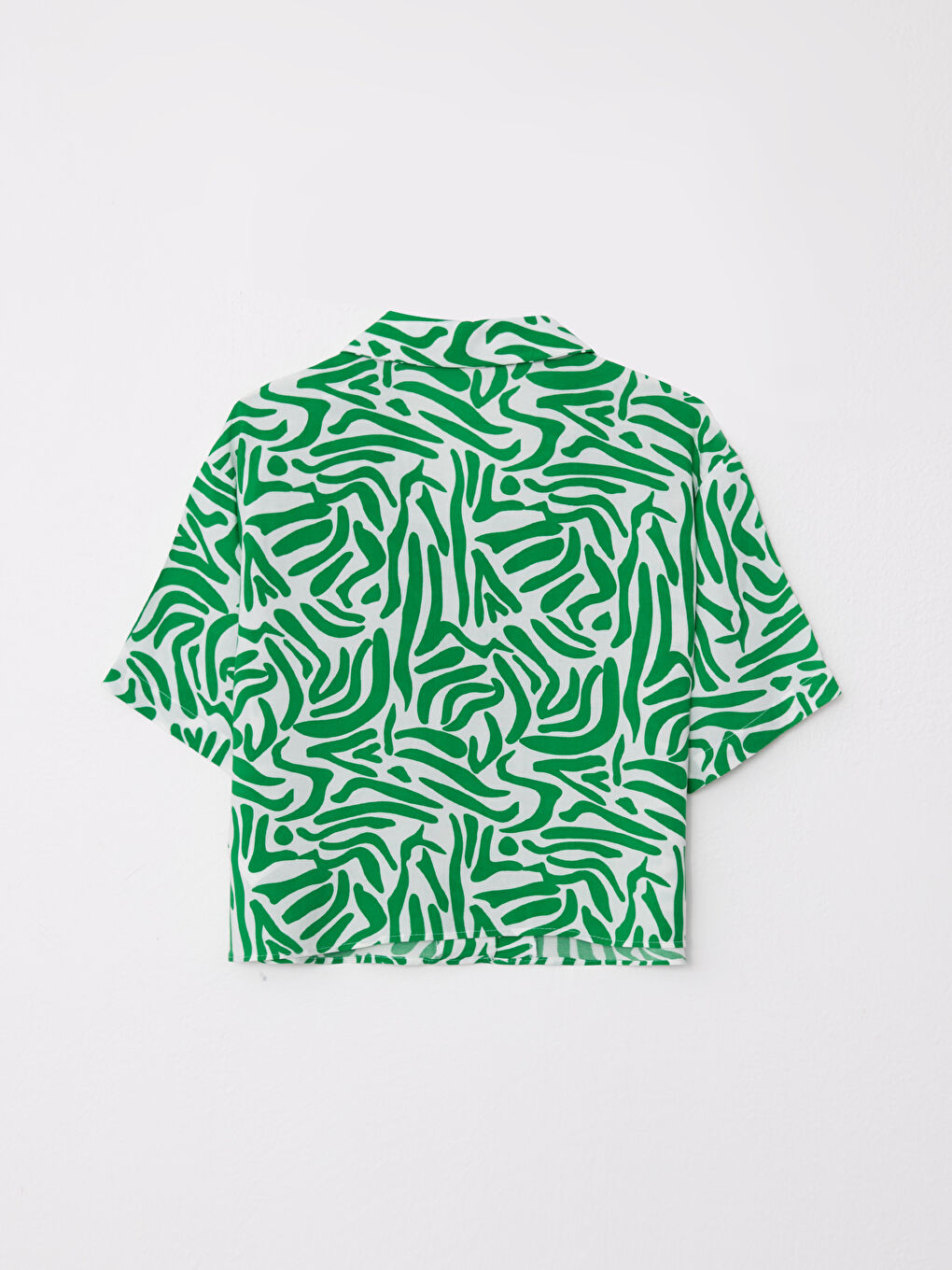 Chemise Pour Femmes En Viscose À Manches Courtes Imprimée Avec Fermeture Boutonnée Sur Le Devant-6