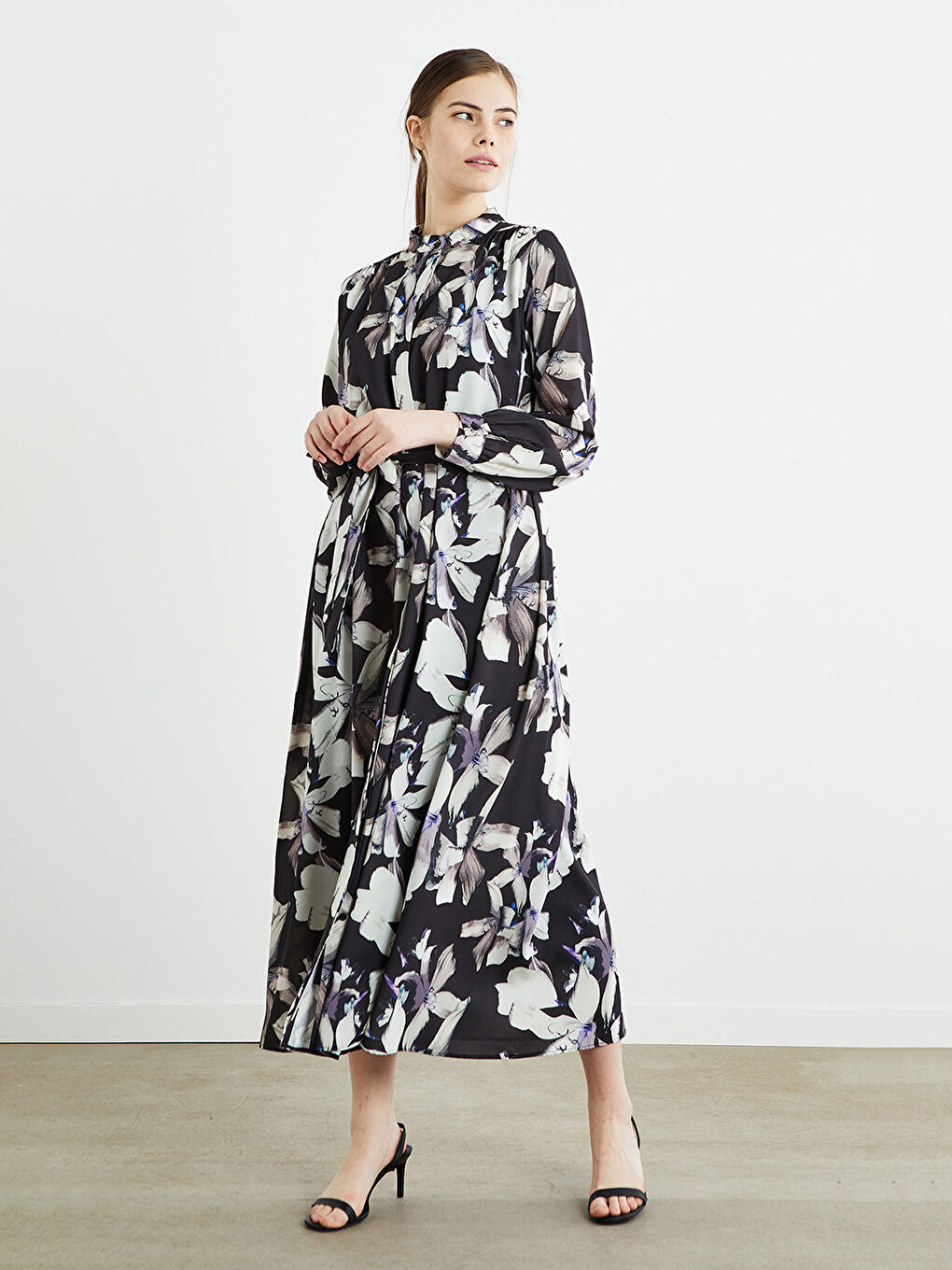 Siyah Hakim Yaka Desenli Uzun Kollu Krep Kadın Elbise-2