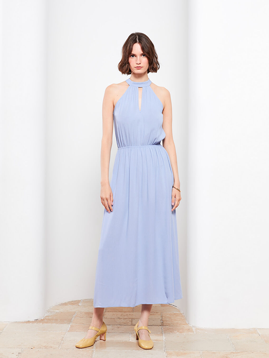 Robe Droite Sans Manches à Col Halter en Viscose pour Femmes-1