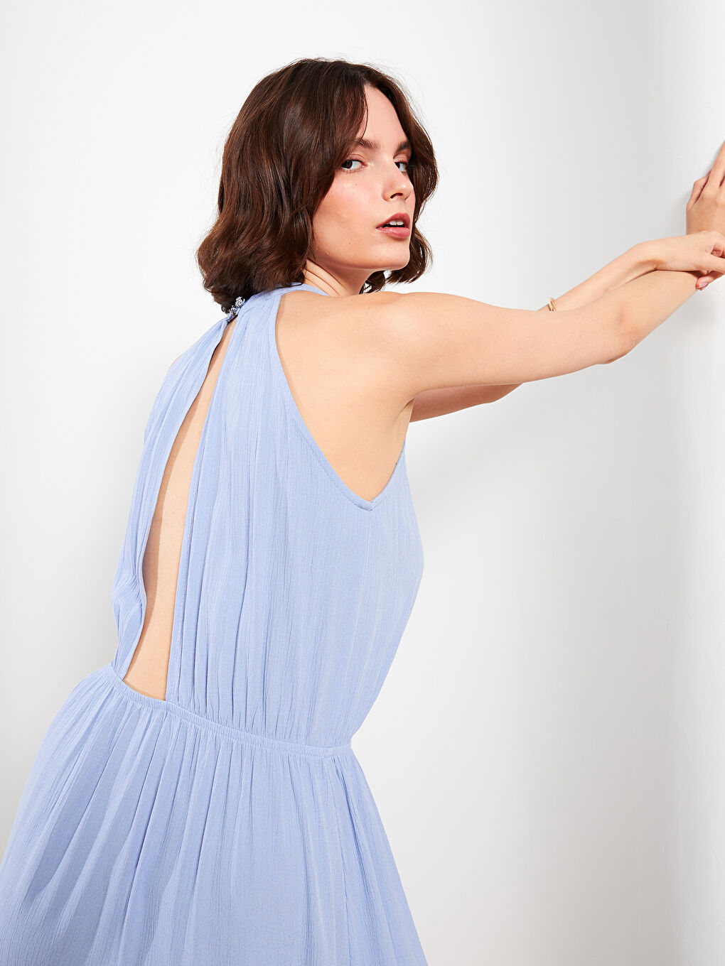 Robe Droite Sans Manches à Col Halter en Viscose pour Femmes-3