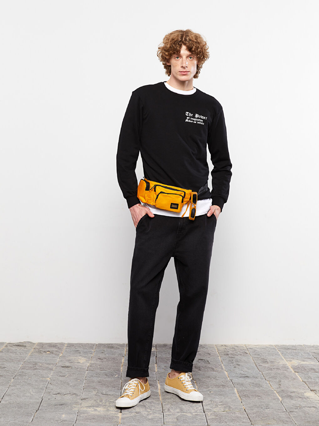 Ерлерге арналған ұзын жең дөңгелек жағалы принтті свитшот