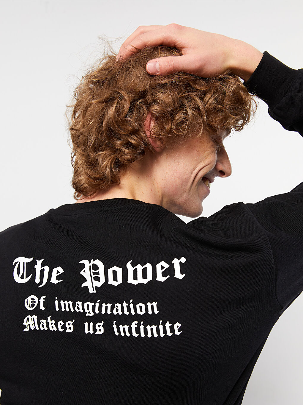 Ерлерге арналған ұзын жең дөңгелек жағалы принтті свитшот-4