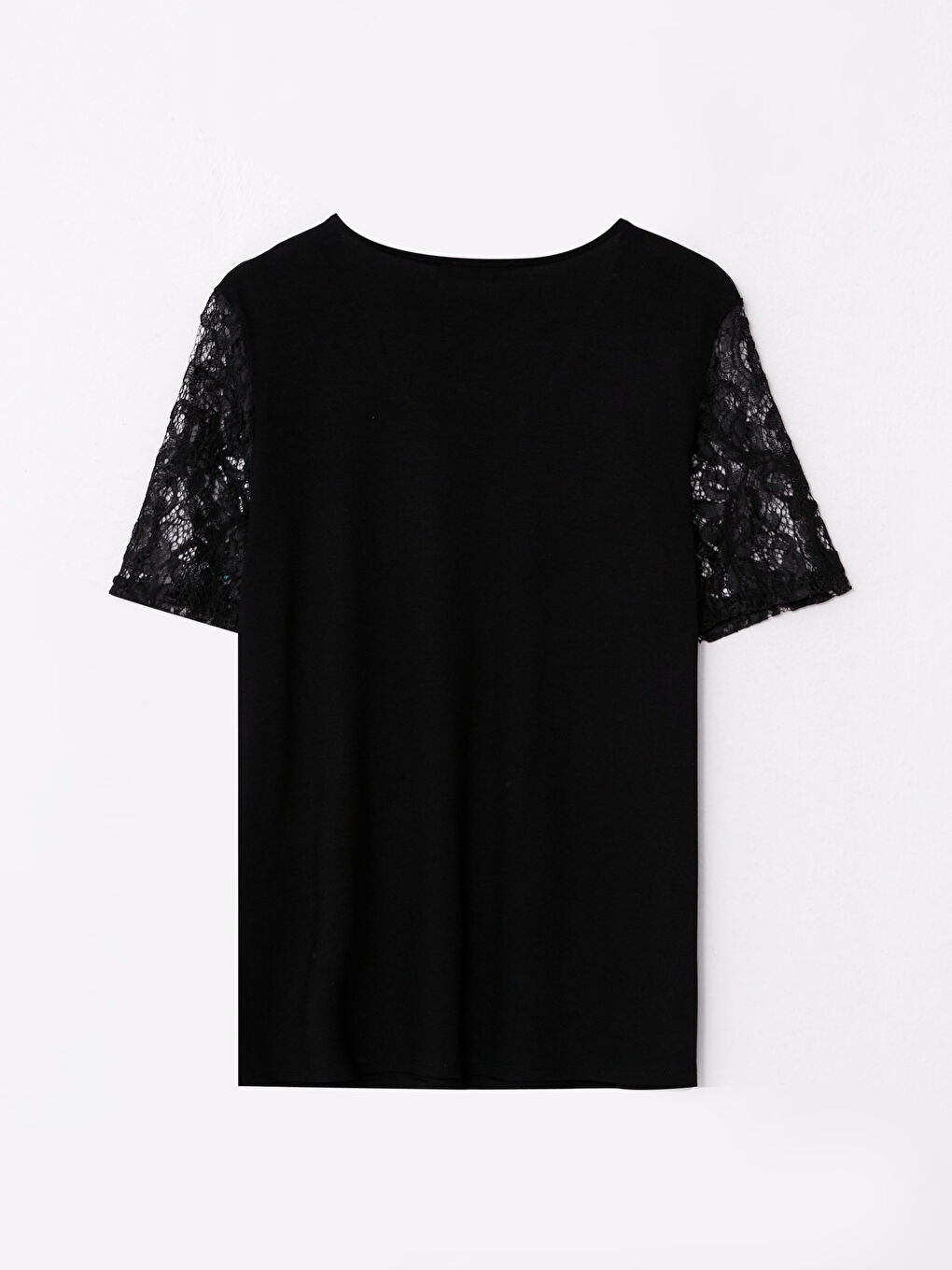 Siyah V Yaka Nakışlı Kısa Kollu Kadın Bluz-6