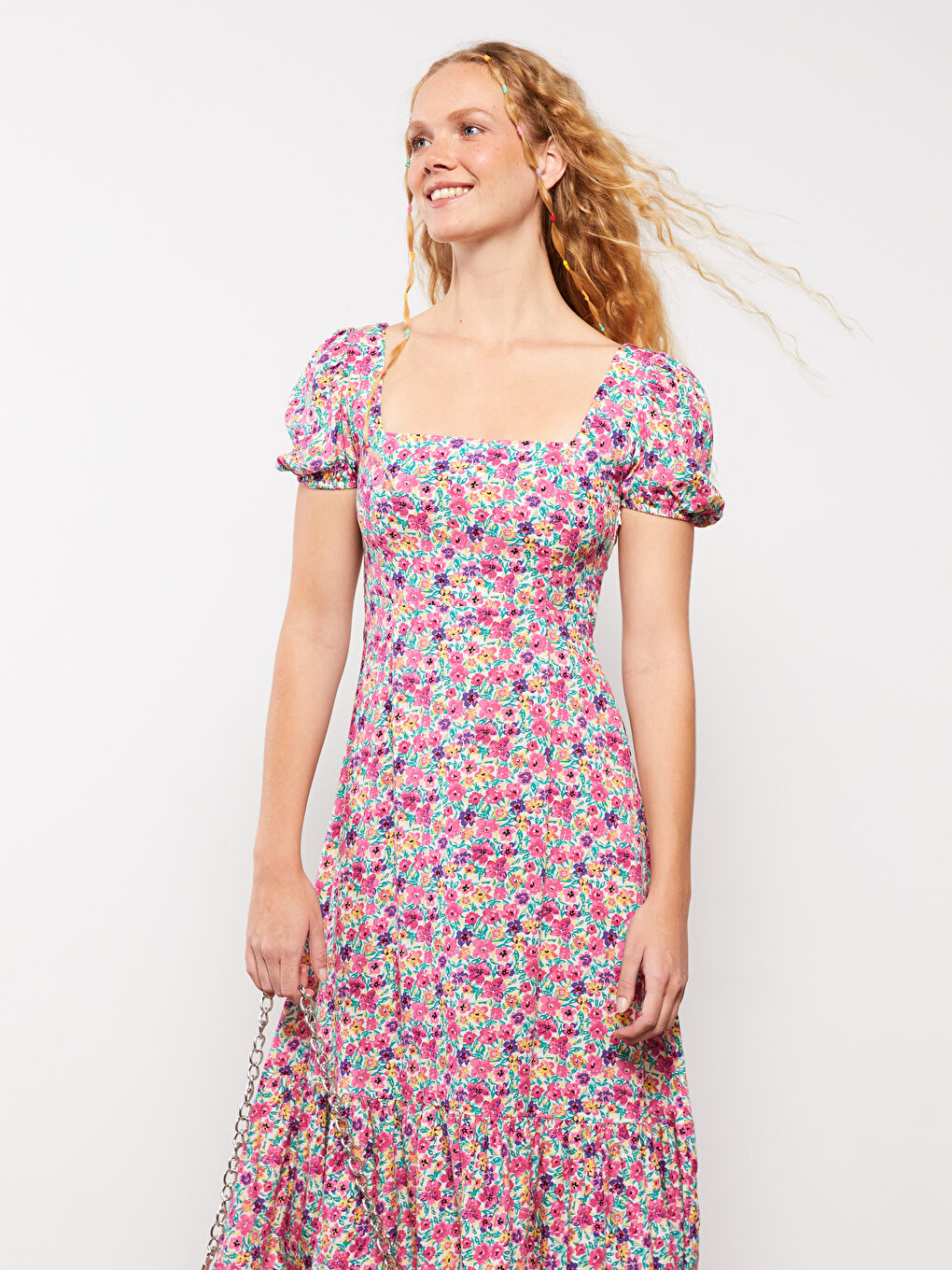 Pembe Kare Yaka Çiçekli Kısa Kollu Viskon Kadın Elbise-1