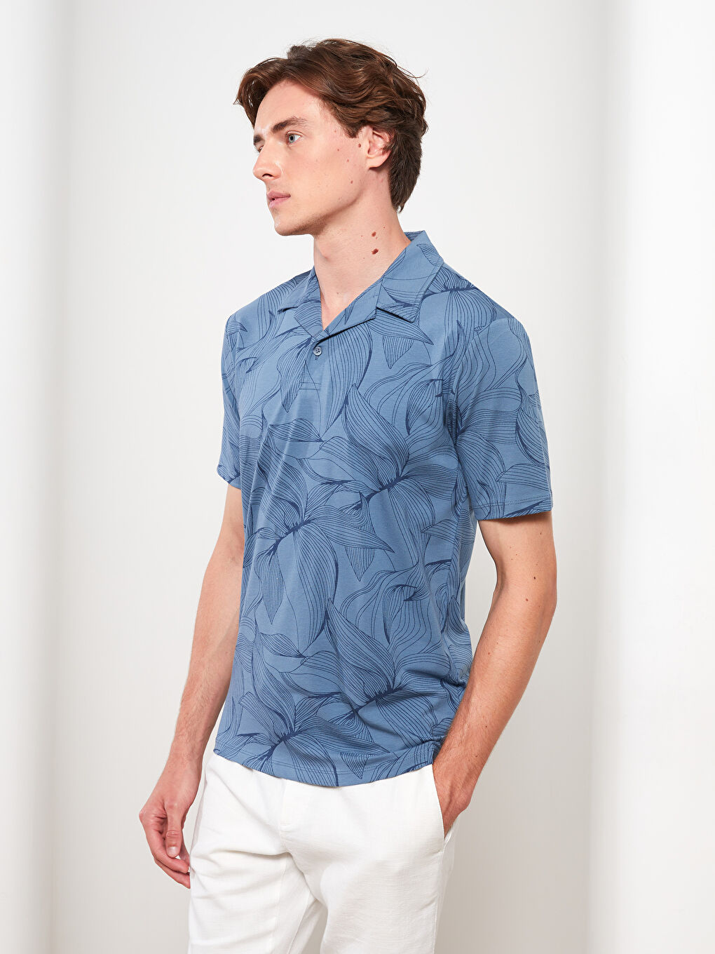 Mavi Resort Yaka Kısa Kollu Desenli Penye Erkek Tişört