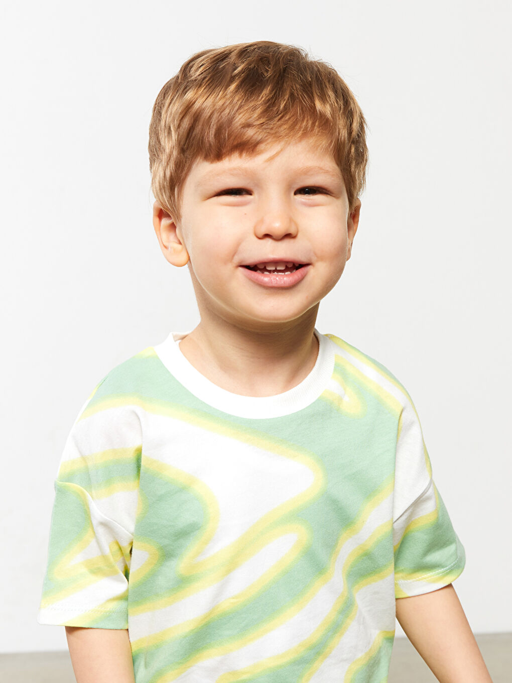 Ekru Bisiklet Yaka Kısa Kollu Desenli Pamuklu Erkek Bebek Tişört