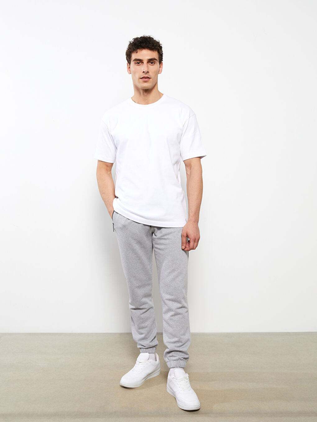 Beyaz Oversize Bisiklet Yaka Kısa Kollu Penye Erkek Tişört-2