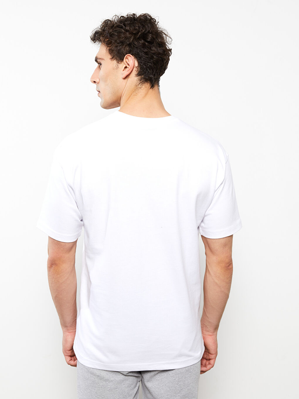 Beyaz Oversize Bisiklet Yaka Kısa Kollu Penye Erkek Tişört-4