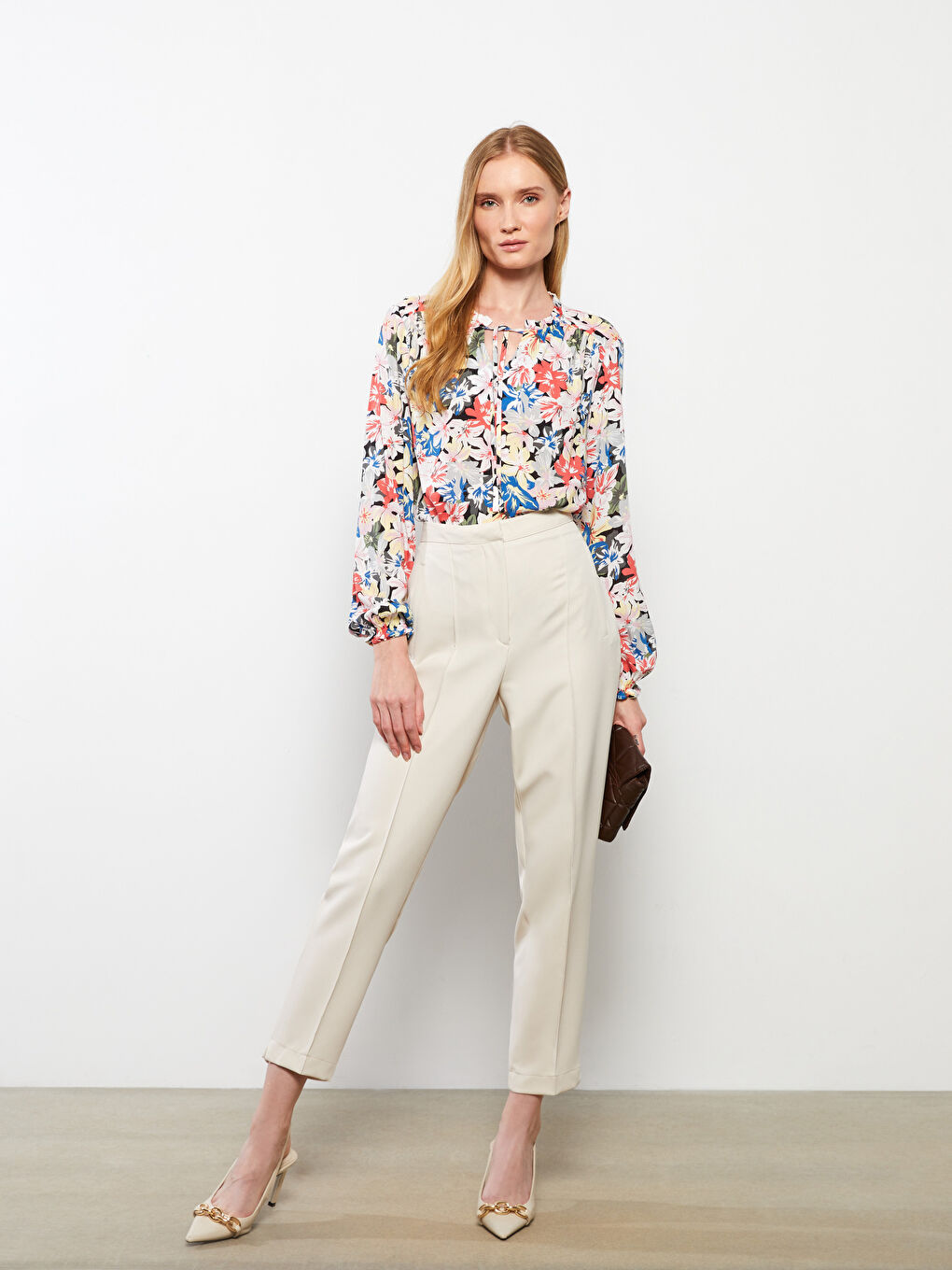 Женские брюки стандартного кроя однотонные