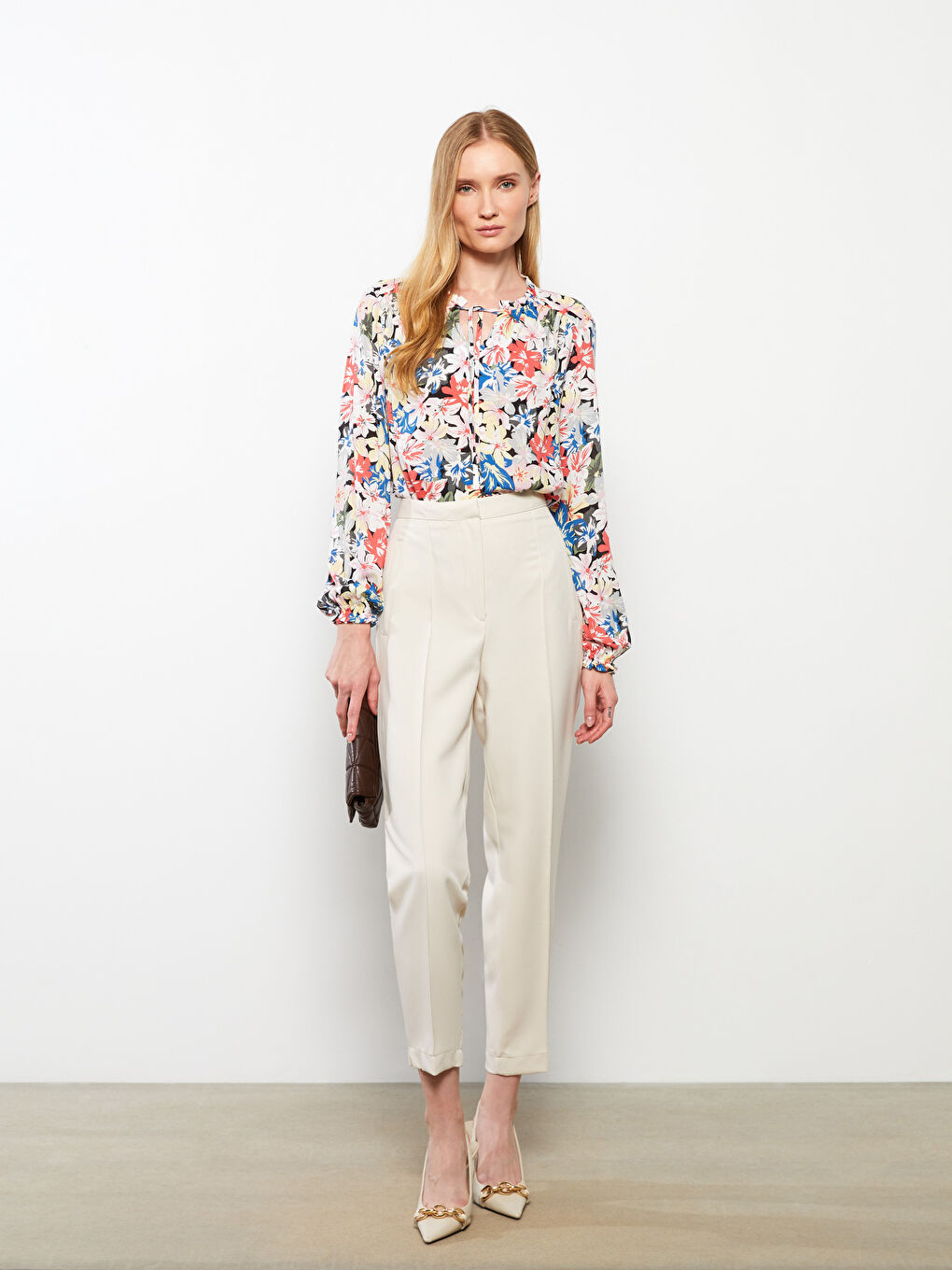 Женские брюки стандартного кроя однотонные-1