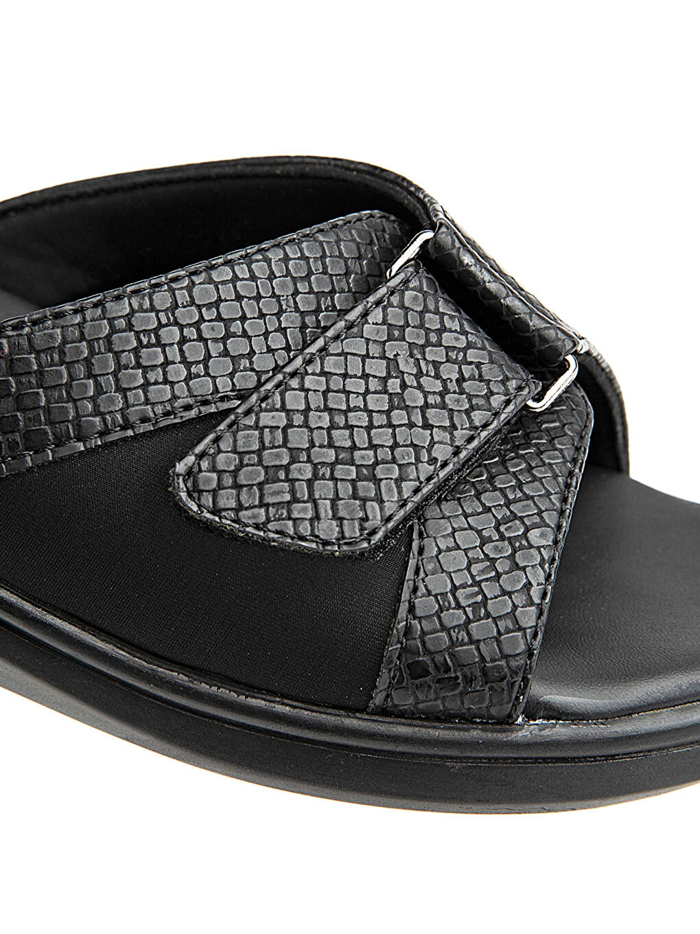 Siyah Tek Bantlı Kalın Taban Kadın Terlik-4