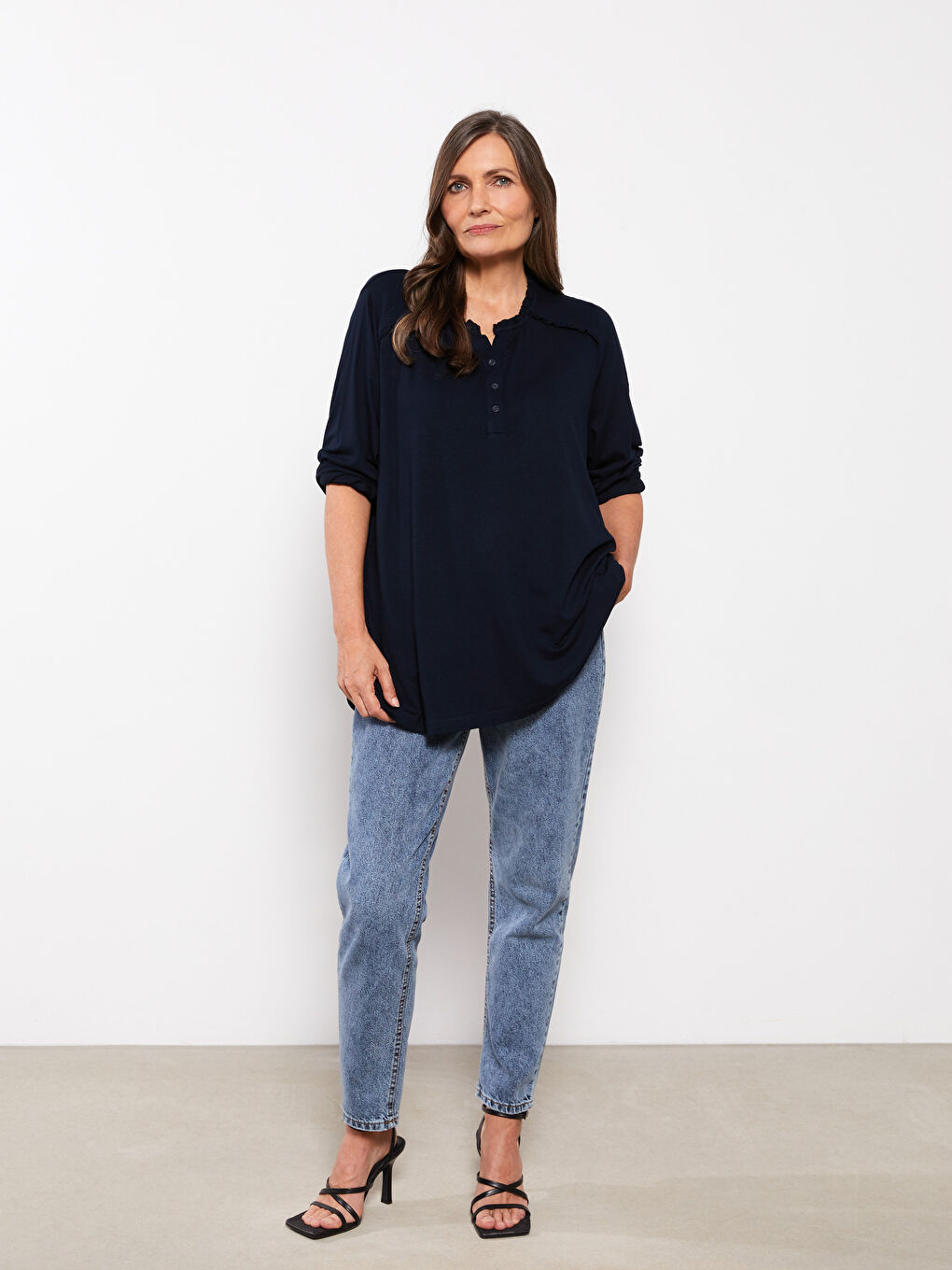 Lacivert Büyük Beden Kaçık Yaka Düz Uzun Kollu Kadın Bluz