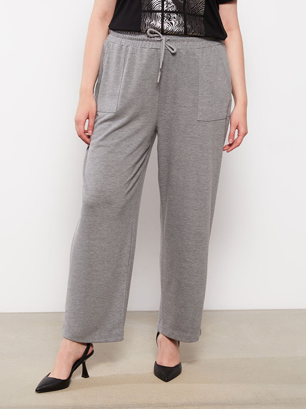 Gri Büyük Beden Beli Lastikli Düz Cep Detaylı Kadın Eşofman Altı-2