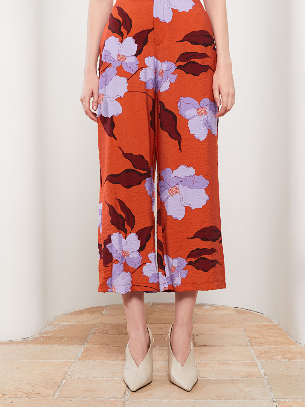 High Waist Standard Fit Floral Women's Trousers-3