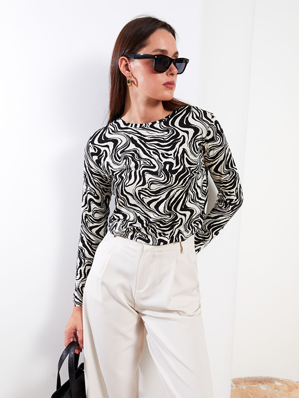 Karışık Bisiklet Yaka Desenli Uzun Kollu Kadın Tişört