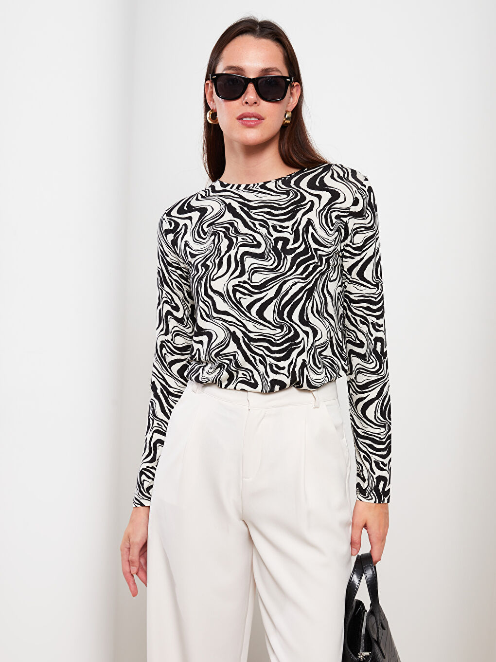 Karışık Bisiklet Yaka Desenli Uzun Kollu Kadın Tişört-1