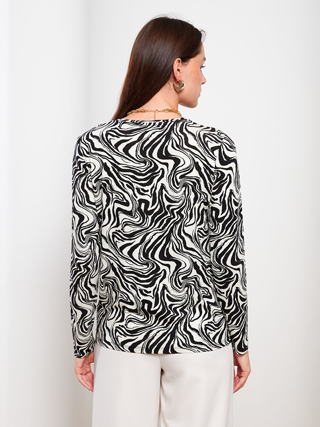 Karışık Bisiklet Yaka Desenli Uzun Kollu Kadın Tişört-4