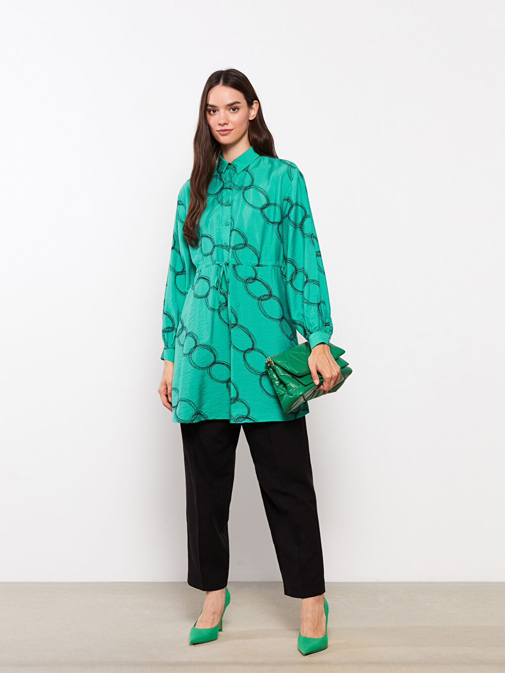 Siyah Standart Fit Düz Cep Detaylı Kadın Pantolon