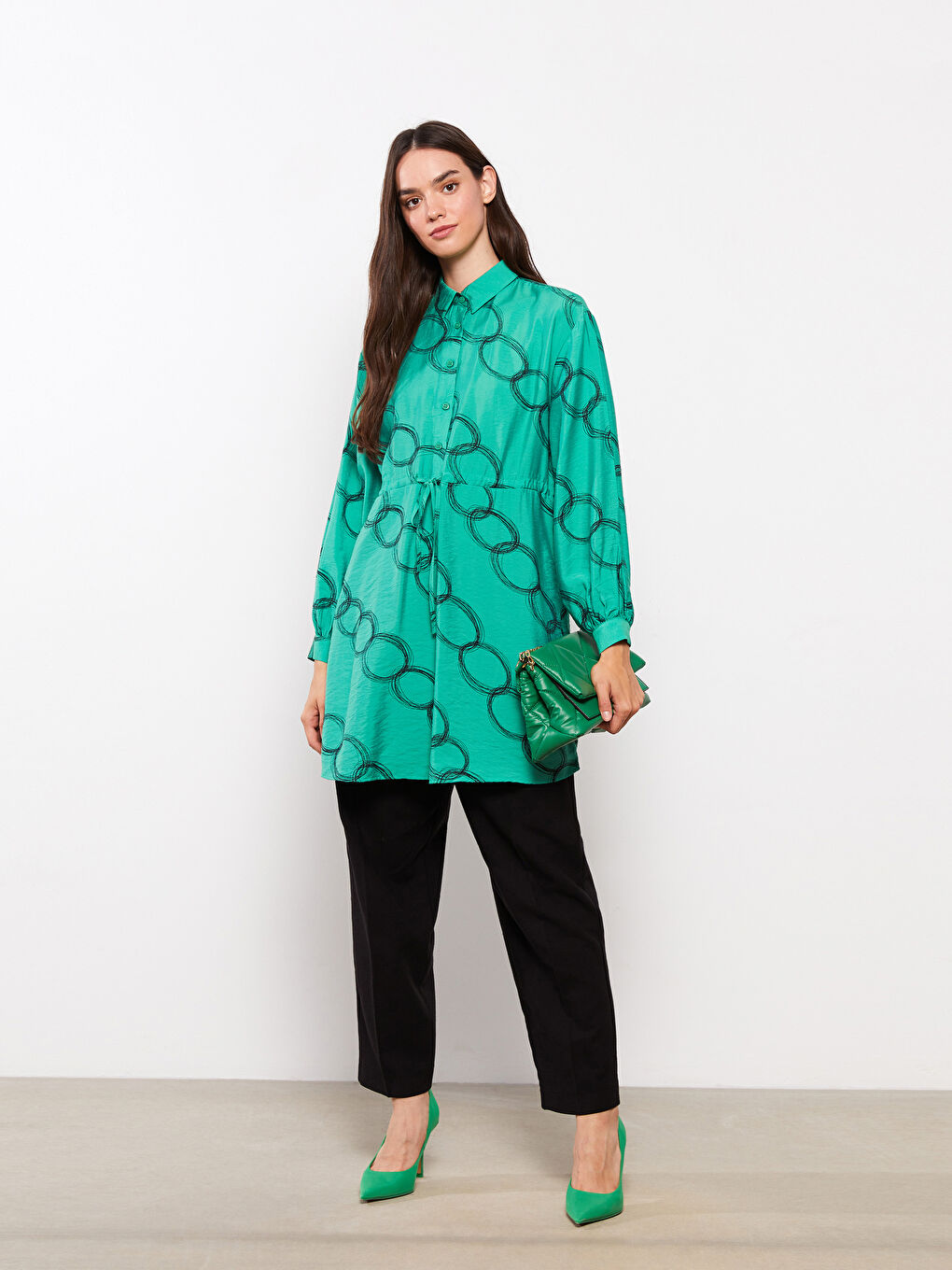 Siyah Standart Fit Düz Cep Detaylı Kadın Pantolon-1